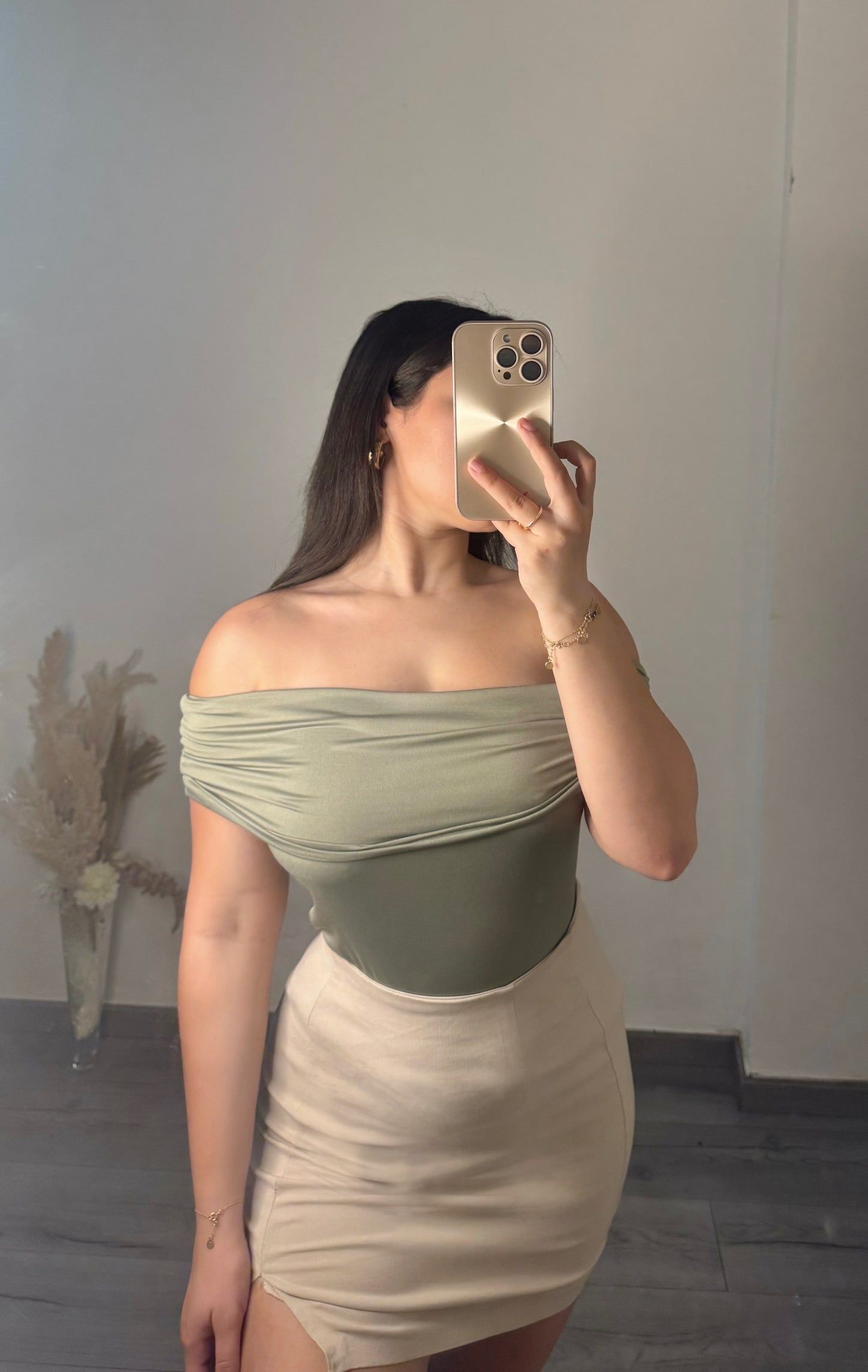 Off shoulders top